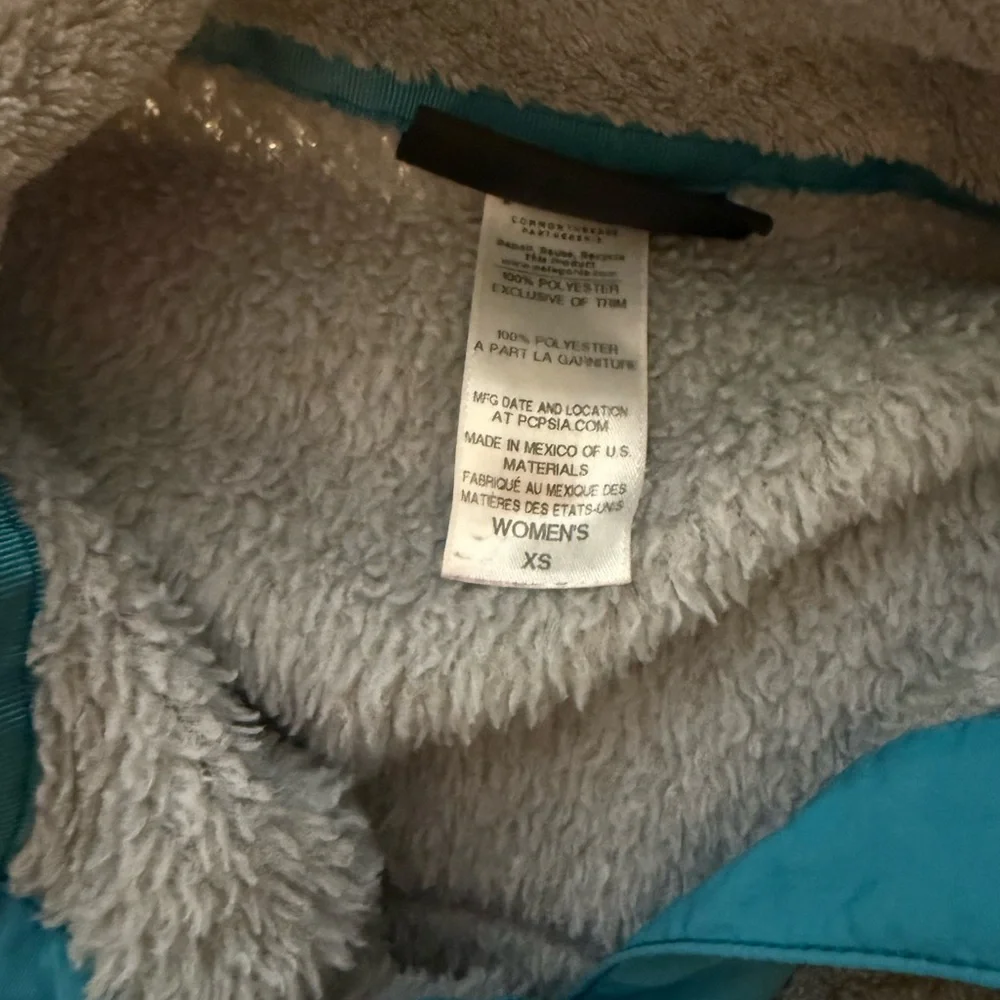 Patagonia Gray Fleece Jacket with Teal Trim - Picture 2 of 3